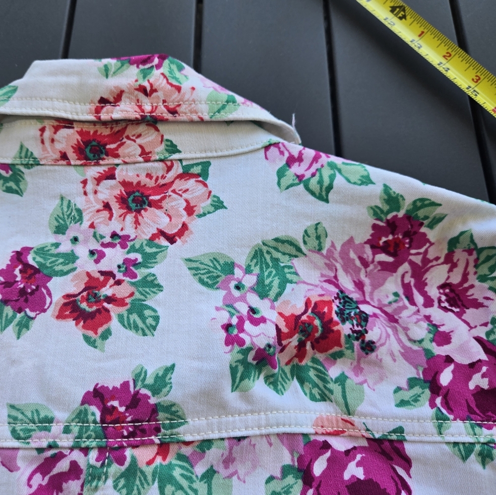 EUC Floral Denim Jacket - 2X - Picture 13 of 13